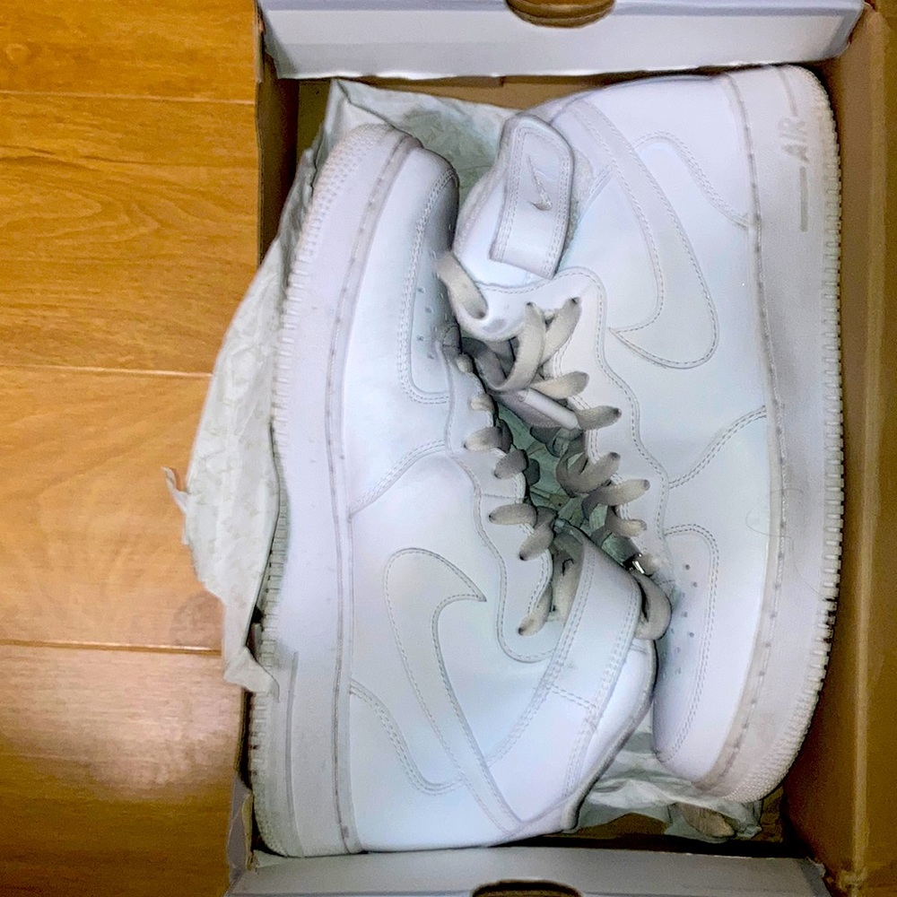 Air Force 1 Mid Top Triple White